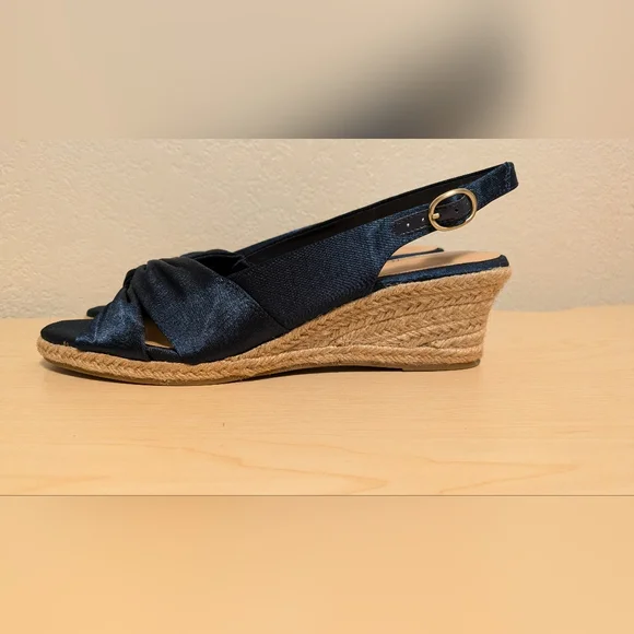 Bella Vita Navy Blue Espadrilles with Slingback and Open Toe - Picture 3 of 11